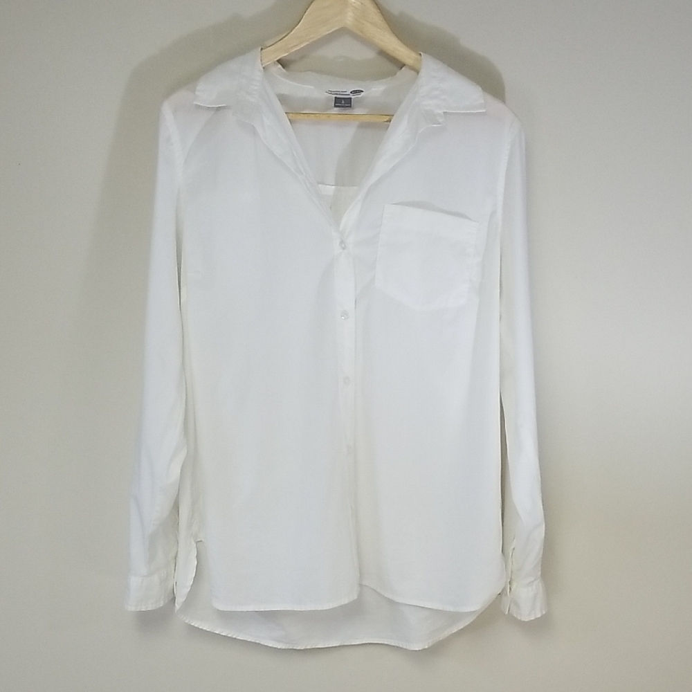 Old Navy Classic Crisp White Button Down Shirt - Picture 4 of 7